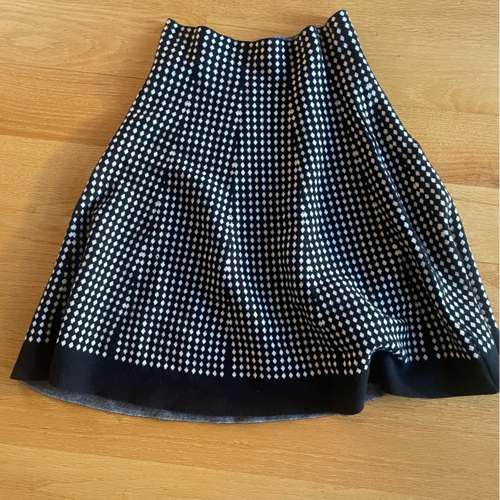 Max Studio Black and White Skirt Size small/medium